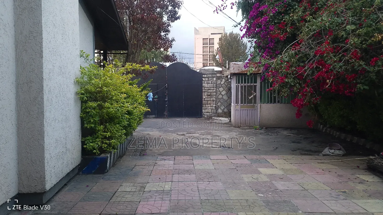 15bdrm Villa in 22 Around Axum Hotel, Bole for rent