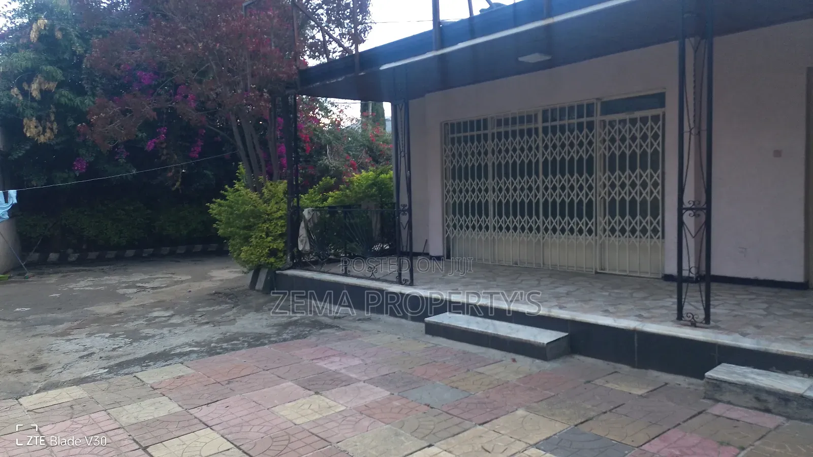 15bdrm Villa in 22 Around Axum Hotel, Bole for rent