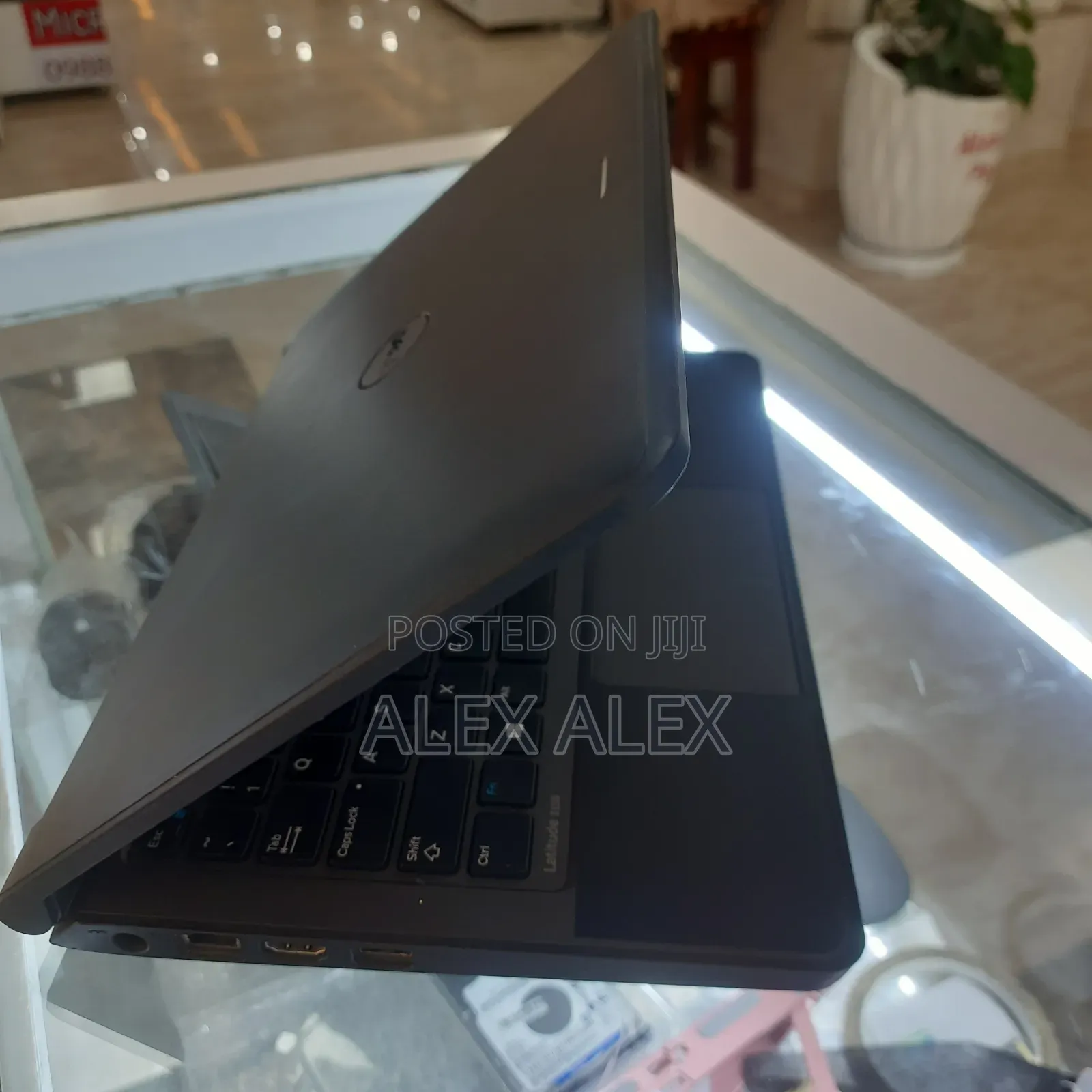 Laptop Dell Latitude 5310 4GB Intel Pentium HDD 500GB