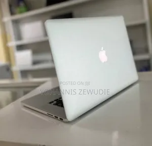 New Laptop Apple MacBook Pro 2015 16GB Intel Core I7 SSD 256GB