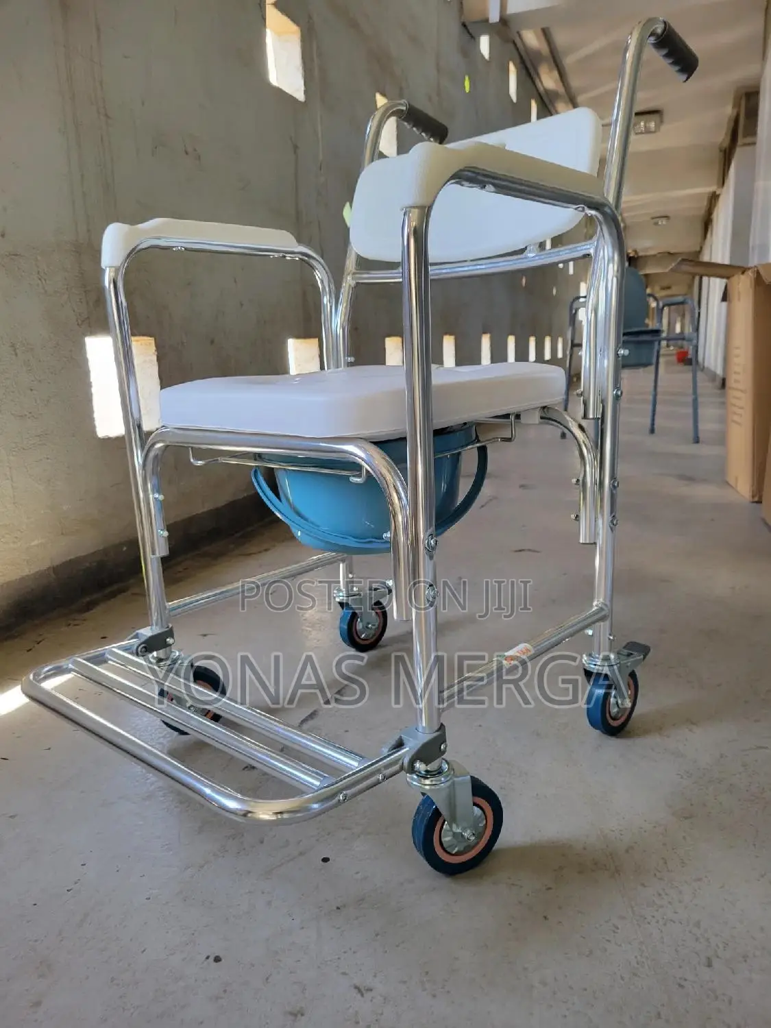 Wheeledπ Bedside Commode Chair፺脂disabled/Recovered Patients
