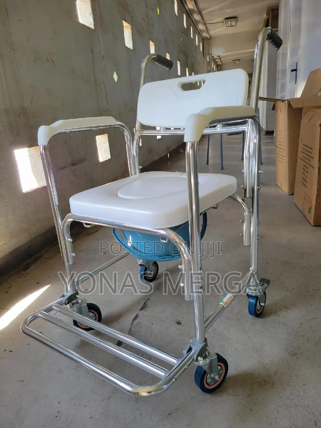 Movable Beside Shower Chair፶禦 Round Bowl and Footrests