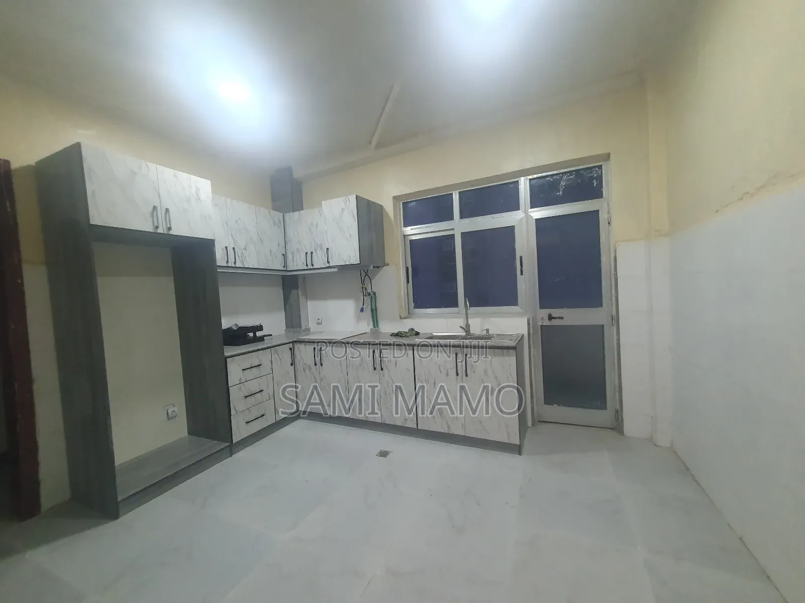 3bdrm Apartment in Foundation Houses, Akaky Kaliti for rent