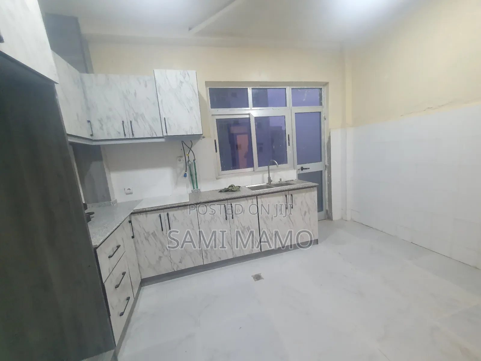 3bdrm Apartment in Foundation Houses, Akaky Kaliti for rent