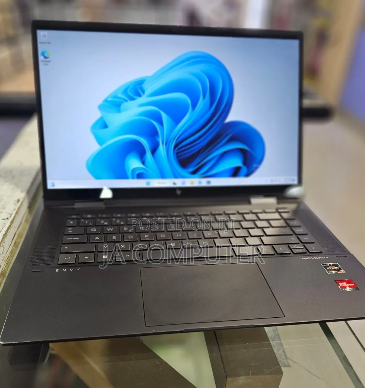 New Laptop HP Envy X360 16GB AMD Ryzen 7 SSD 1T