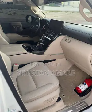 Toyota Land Cruiser 2023 White