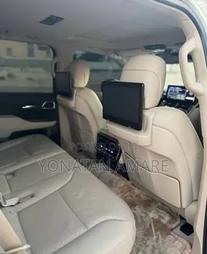 Toyota Land Cruiser 2023 White