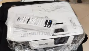 Photo - Epson Projector With Bag and Remote Mode