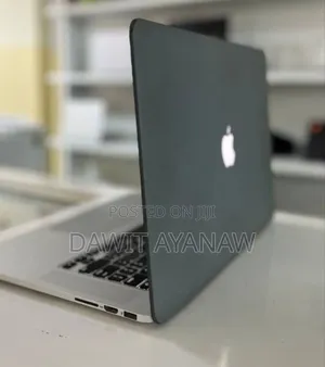 New Laptop Apple MacBook Pro 2015 16GB Intel Core I7 SSD 256GB