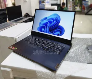 New Laptop Lenovo Legion 5 8GB AMD Ryzen 5 SSD 256GB