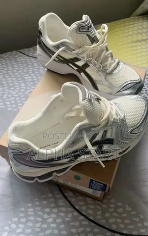 Asics High Master Quality Smooth Shoes for You