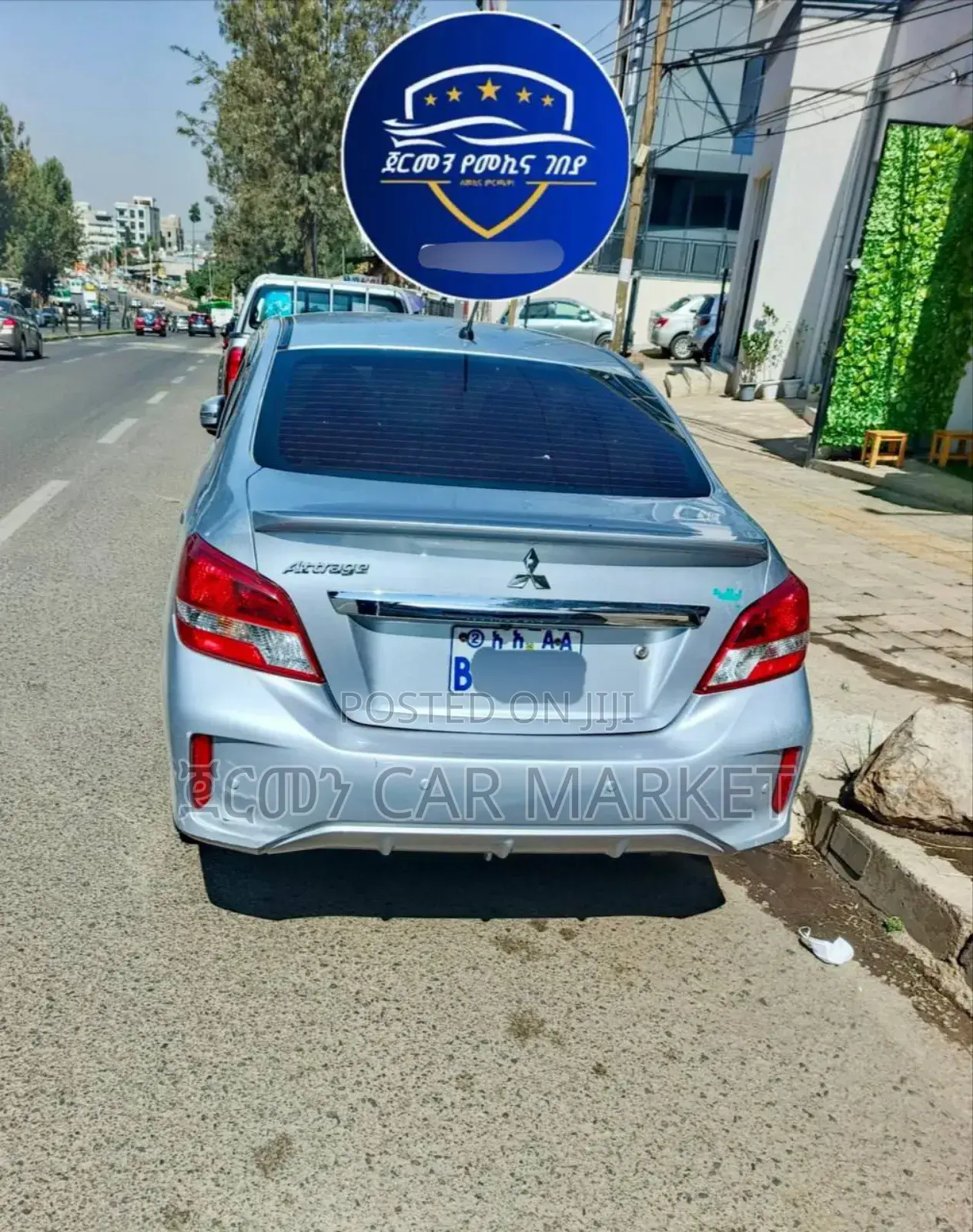 Mitsubishi Attrage 2022 Silver