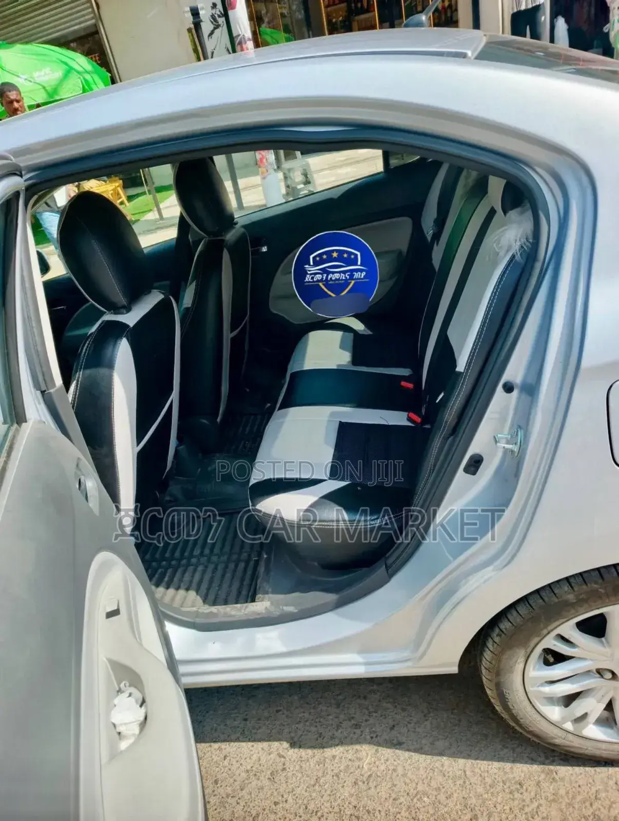 Mitsubishi Attrage 2022 Silver