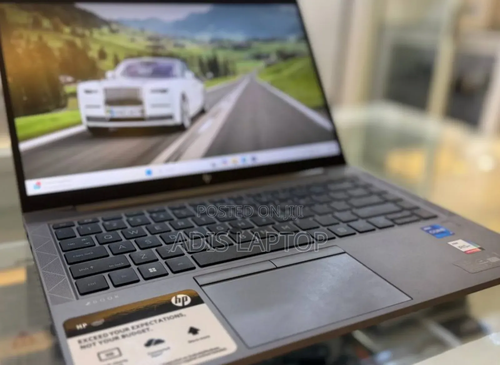 New Laptop HP ZBook Firefly G8 16GB Intel Core I7 SSD 1T