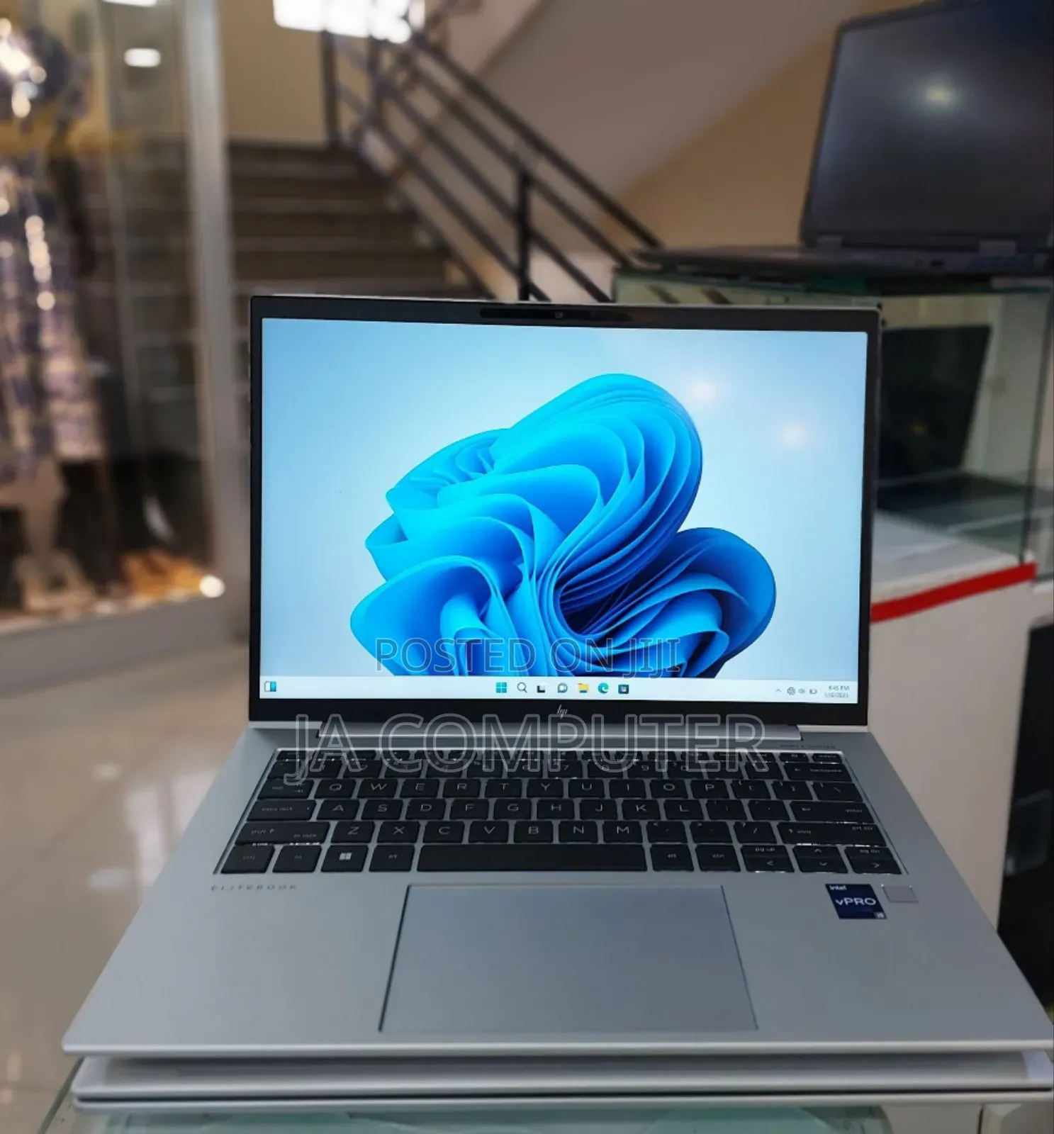 New Laptop HP EliteBook 840 G9 16GB Intel Core I5 SSD 512GB