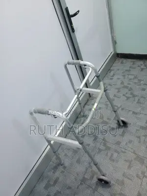 Photo - Walker44walker90walker32medical_walker43with Wheel Walker