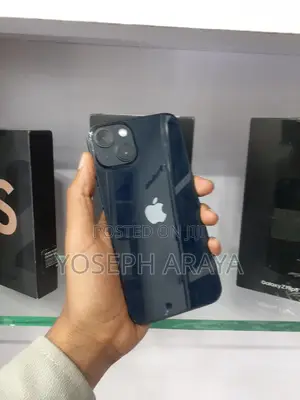 Photo - Apple iPhone 13 128 GB Black