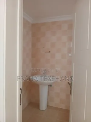 6bdrm House in G+2 House, Bole for rent