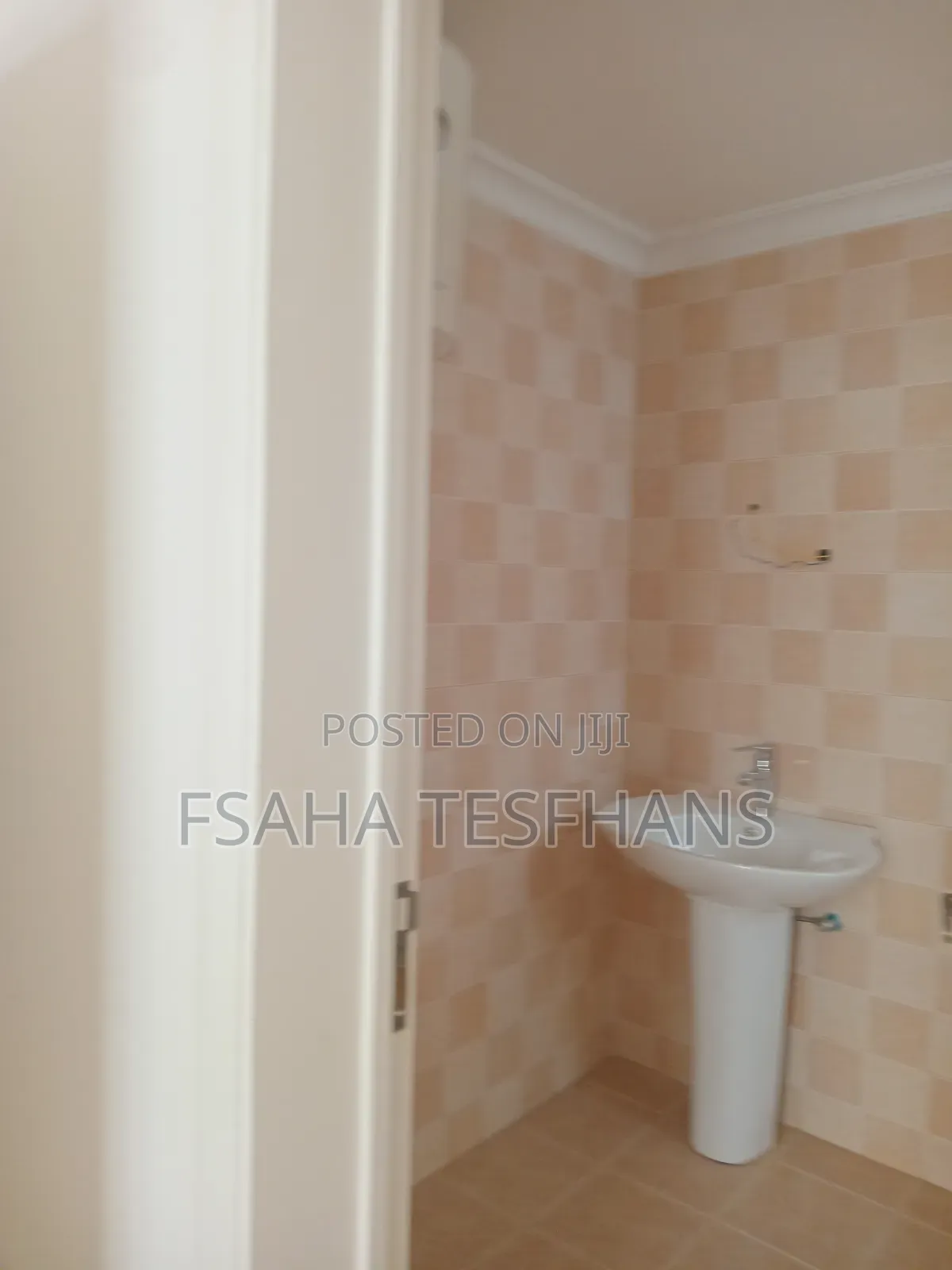 6bdrm House in G+2 House, Bole for rent