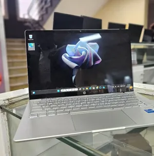 New Laptop HP Pavilion X360 8GB Intel Core I5 SSD 512GB