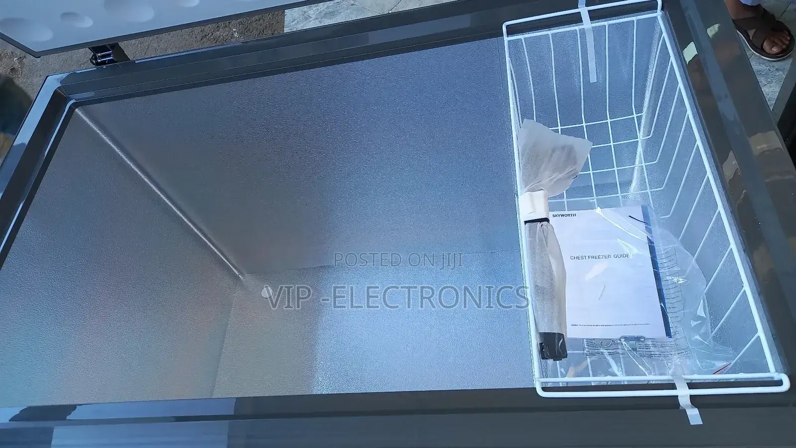 Skyworth Chest Freezer or Deep 400