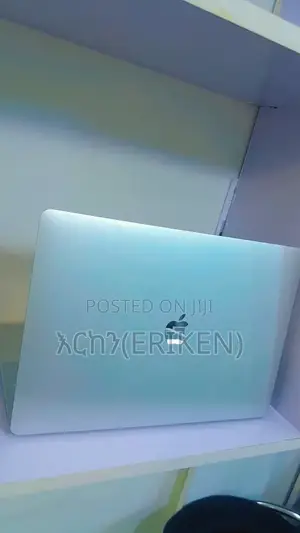 New Laptop Apple MacBook Pro 2017 16GB Intel Core I7 SSD 256GB