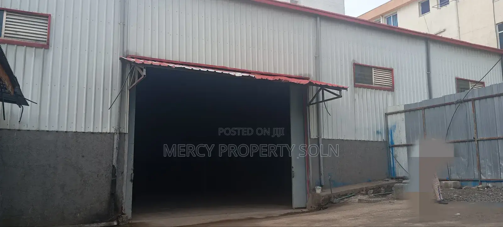 የሚከራይ መጋዘን አአ