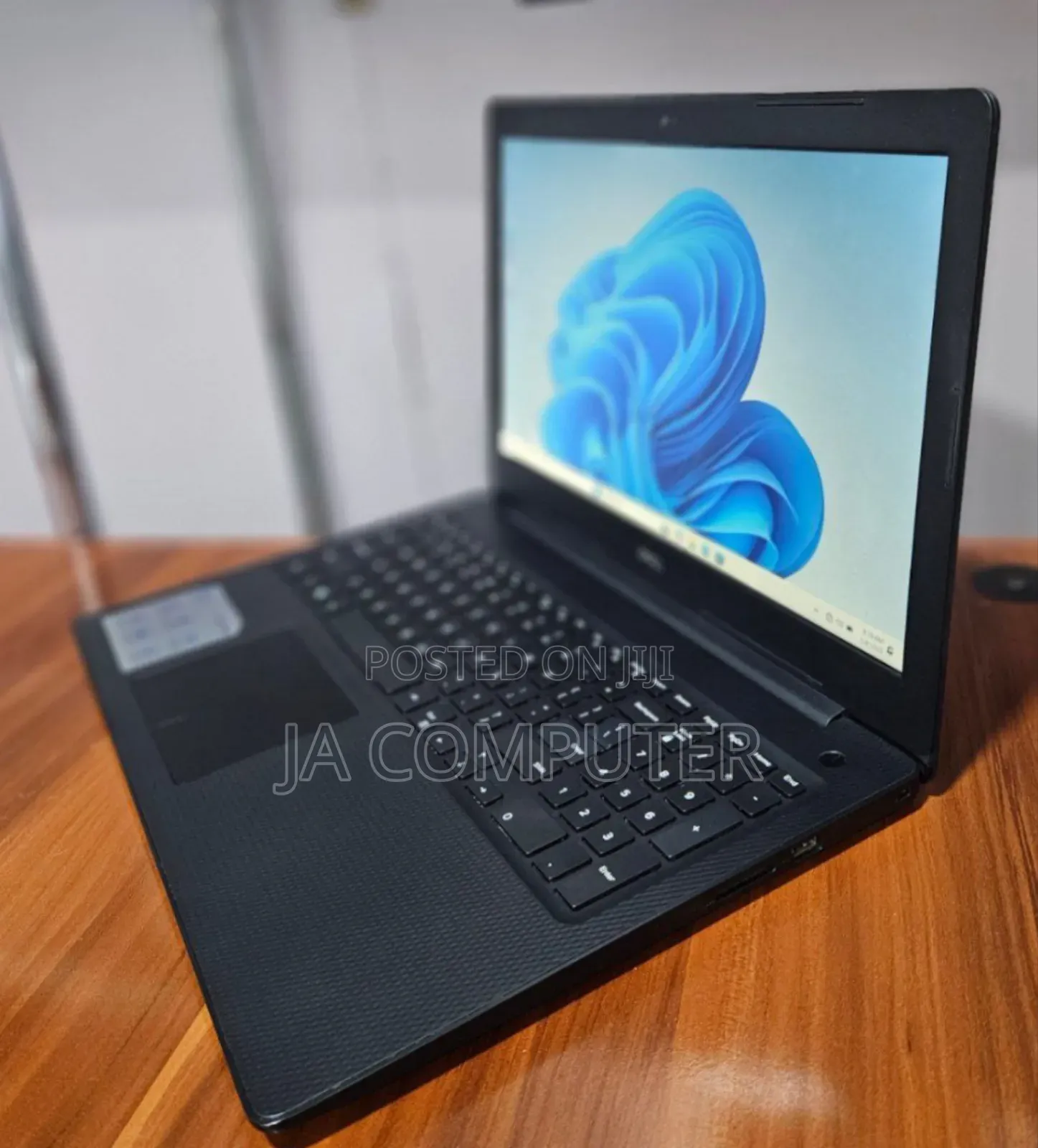 New Laptop Dell Inspiron 15 8GB Intel Core I5 HDD 1T