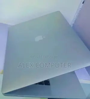 New Laptop Apple MacBook Pro 2017 16GB Intel Core I7 SSD 256GB