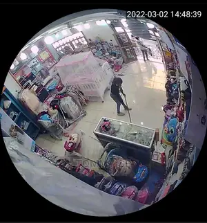 የደህንነት ካሜራ በስልኮ ያሉበት ሆነው መቆጣጠር የሚያስችል ለመኖሪያ ቤት ለሱቅ