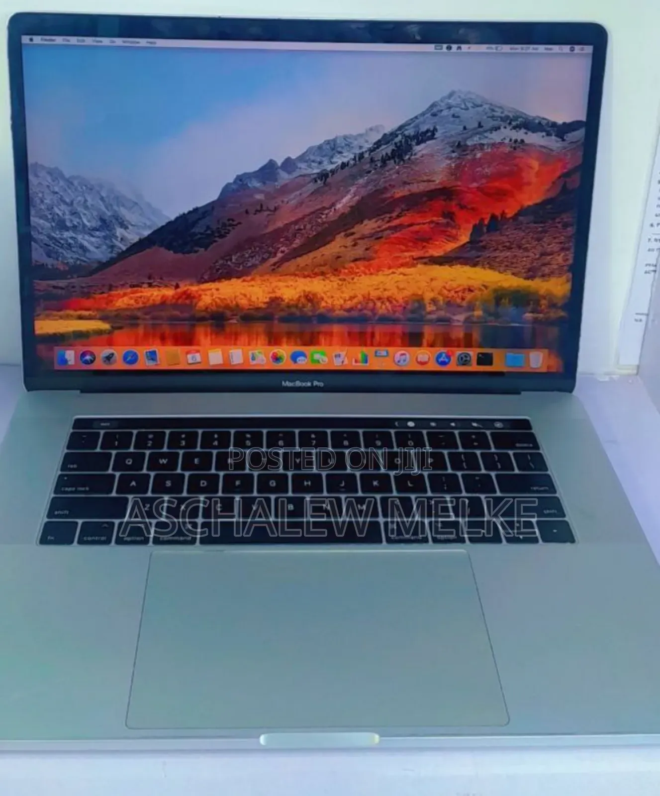 New Laptop Apple MacBook Pro 2017 16GB Intel Core I7 SSD 256GB