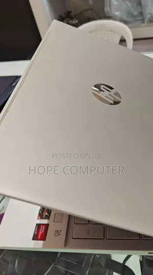 New Laptop HP Pavilion 15 8GB AMD Ryzen 5 SSD 512GB