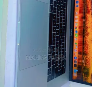Photo - New Laptop Apple MacBook Pro 2017 16GB Intel Core I7 SSD 256GB