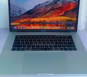 New Laptop Apple MacBook Pro 2017 16GB Intel Core I7 SSD 256GB