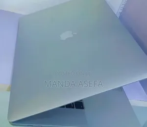 New Laptop Apple MacBook Pro 2017 16GB Intel Core I7 SSD 256GB