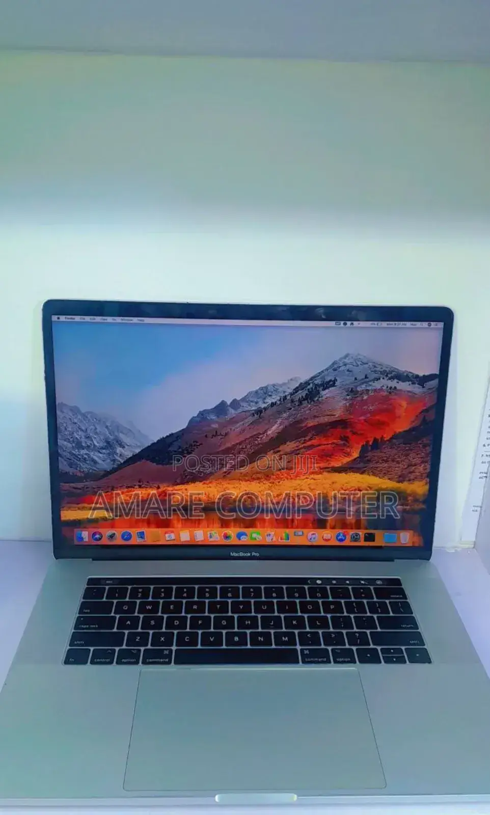 New Laptop Apple MacBook Pro 2017 16GB Intel Core I7 SSD 256GB
