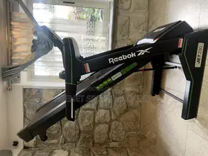Photo - ዘመናዊ Reebok Jet200 የቤት ዉስጥ መሮጫ ማሽን