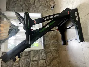 Photo - ዘመናዊ የቤት ዉስጥ መሮጫ ማሽን Reebok Jet200 Series