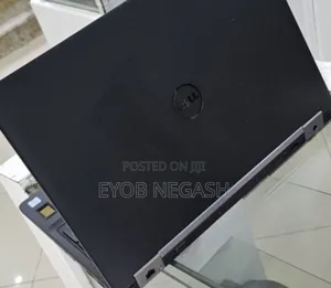 New Laptop Dell Precision 15 3520 8GB Intel Core I7 SSD 512GB