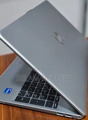 New Laptop HP 250 G8 16GB Intel Core I7 SSD 512GB