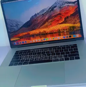 New Laptop Apple MacBook Pro 2017 16GB Intel Core I7 SSD 256GB