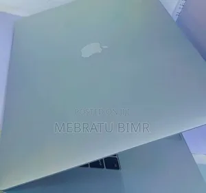 New Laptop Apple MacBook Pro 2017 16GB Intel Core I7 SSD 256GB