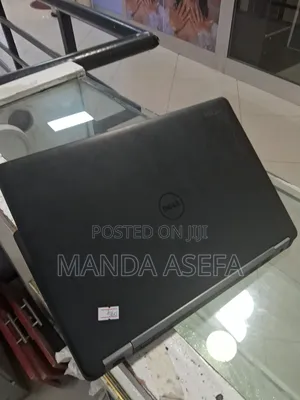 Photo - New Laptop Dell 4GB Intel Core I3 SSD 128GB