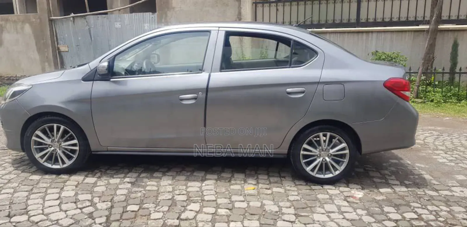 Mitsubishi Attrage 2020 Silver