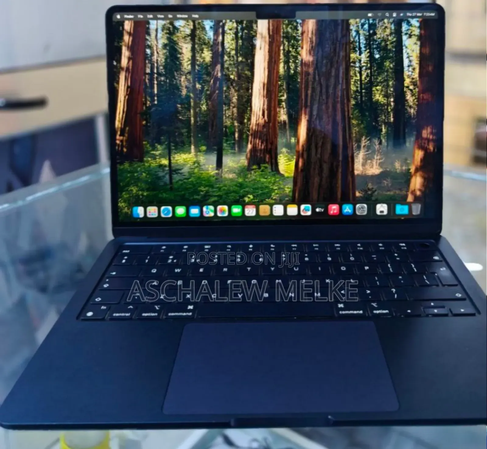 New Apple MacBook Air 2024 M3 13-Inch 8GB Intel Core M3 SSD 256GB