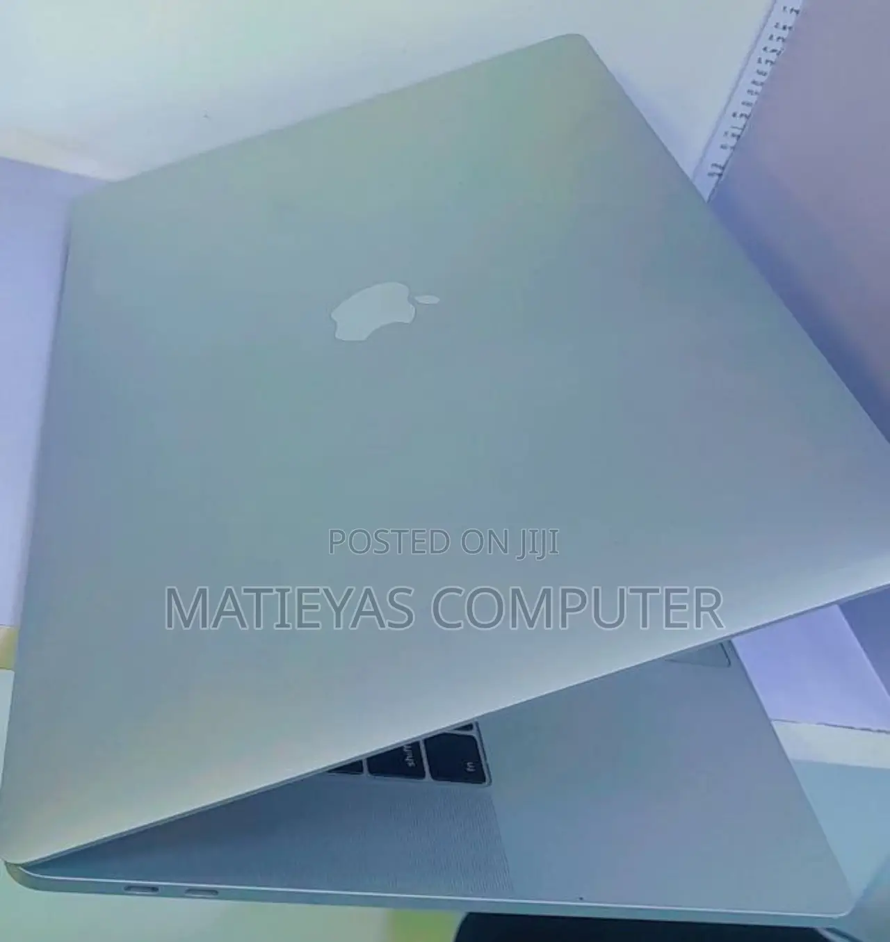 New Laptop Apple MacBook Pro 2017 16GB Intel Core I7 SSD 256GB