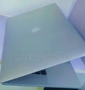 New Laptop Apple MacBook Pro 2017 16GB Intel Core I7 SSD 256GB