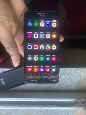 Photo - Samsung Galaxy S10e 128 GB Gray