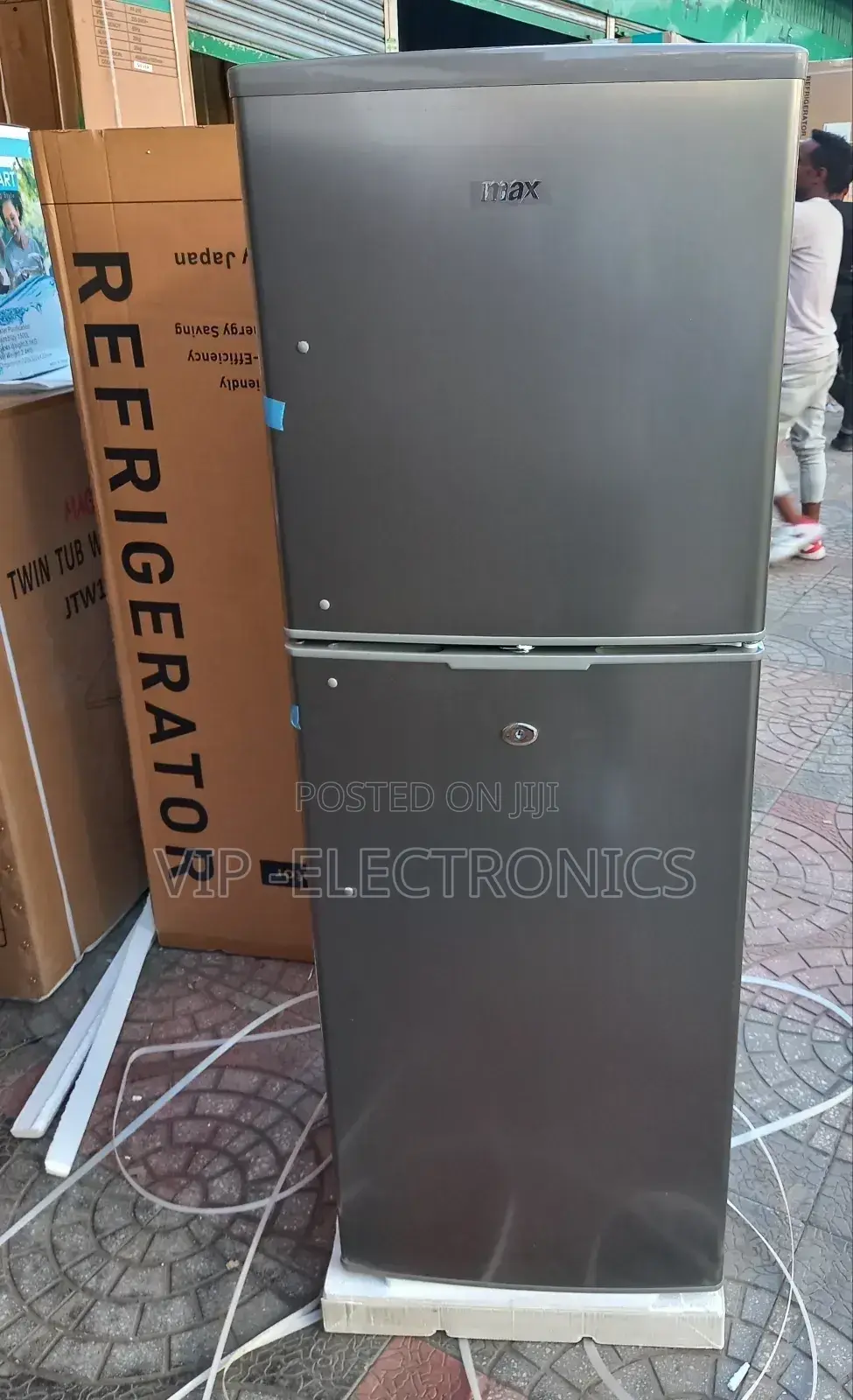 Max Refrigerator 275