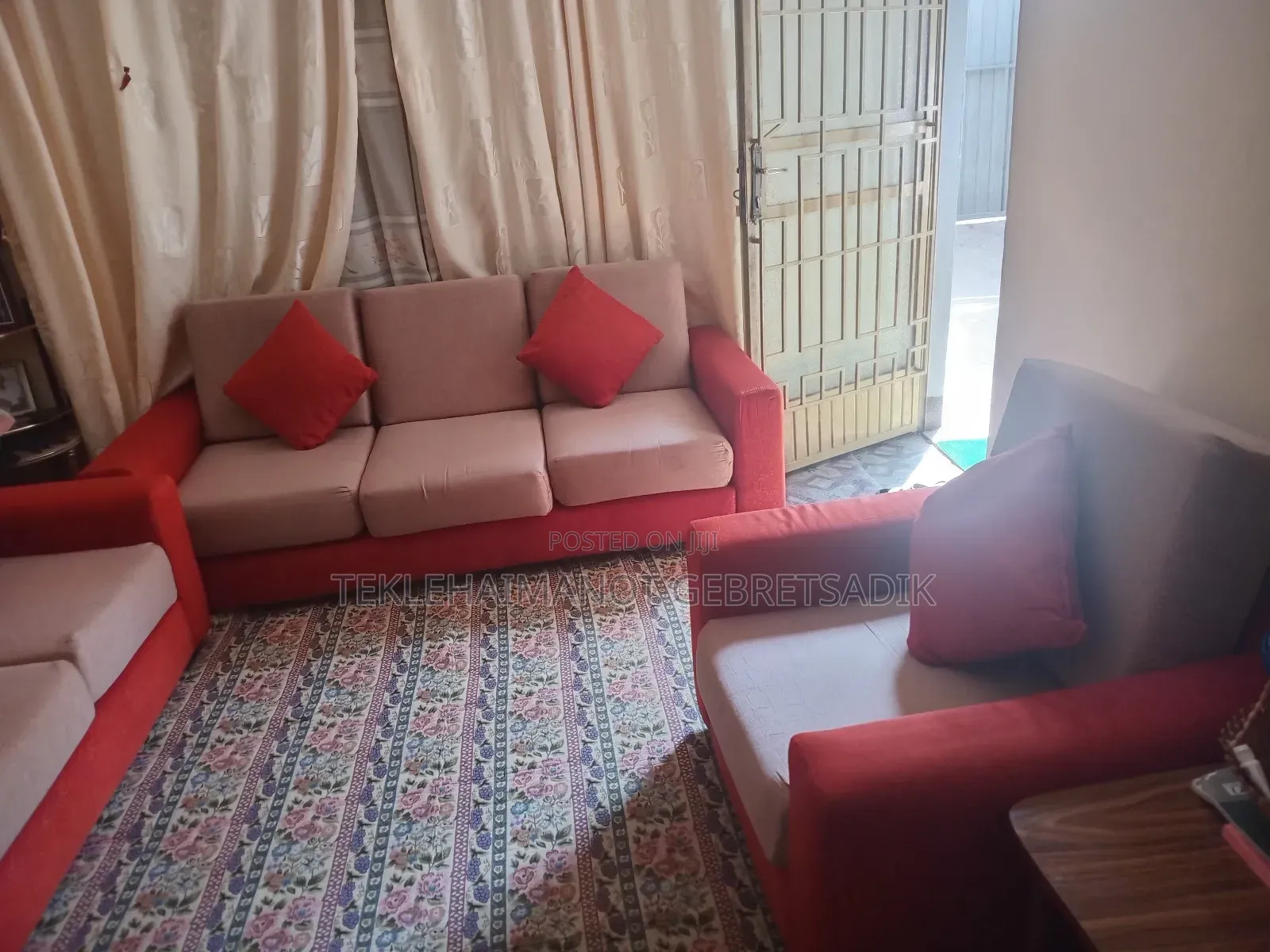 Sofa With Seven Seater